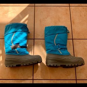 Girls LL Bean Boots- Turquoise size 4 Excellent